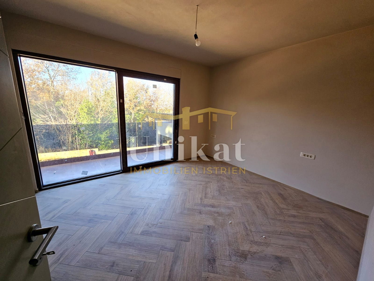 Moderna casa a schiera con piscina e vista sul verde, Poreč